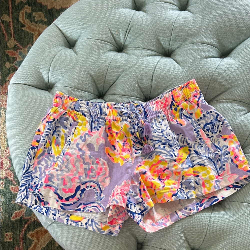 Women’s Lightweight Athletic Shorts — Multicolor Floral Print